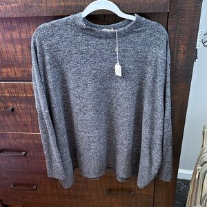 Zenana Outfitters Heather Gray Knit Top size small
